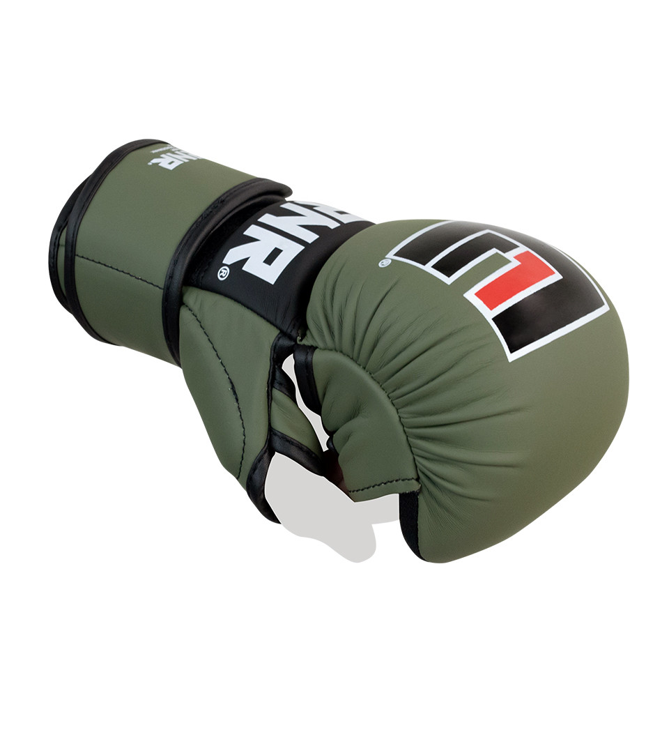 https://combatcorner.wpengine.com/wp-content/uploads/2022/11/MMA_Spar_Gloves-OD_Green-ANGLE__36499.jpeg